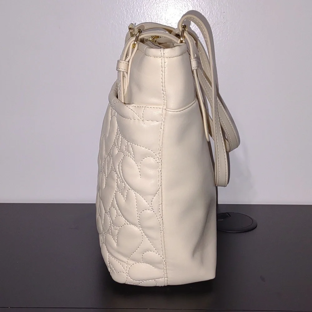 Betsey Johnson Faux Leather Cream Heart Detail Purse Handbag - Picture 4 of 10